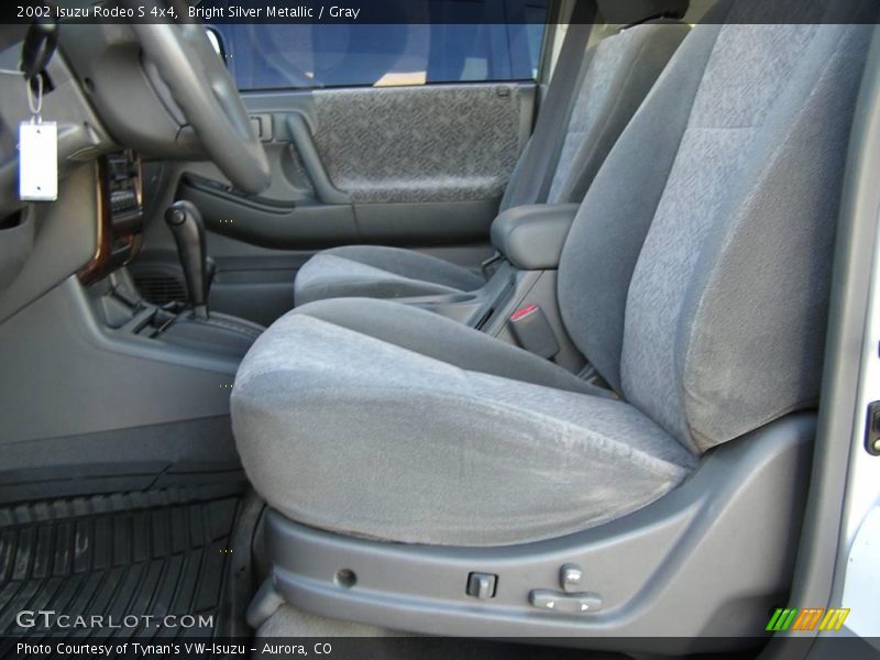 Bright Silver Metallic / Gray 2002 Isuzu Rodeo S 4x4