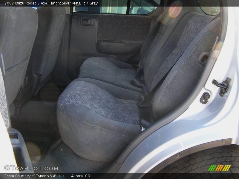 Bright Silver Metallic / Gray 2002 Isuzu Rodeo S 4x4