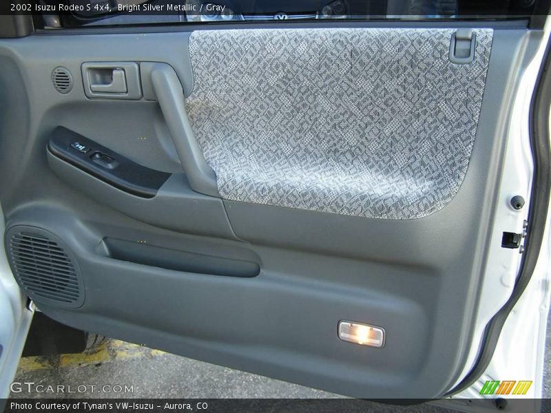 Bright Silver Metallic / Gray 2002 Isuzu Rodeo S 4x4