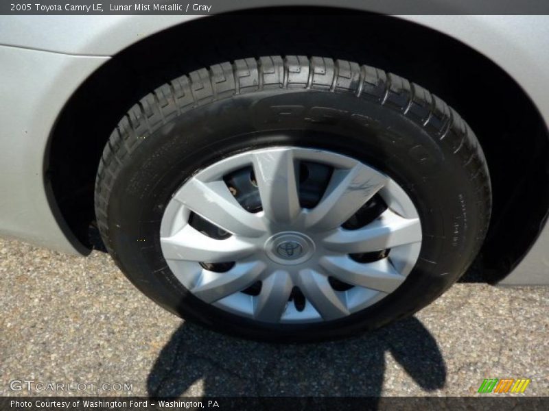 Lunar Mist Metallic / Gray 2005 Toyota Camry LE