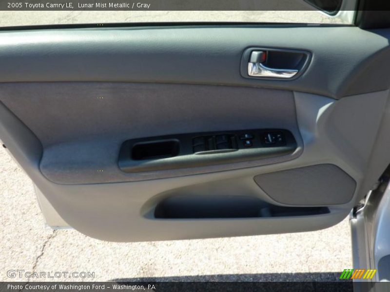 Lunar Mist Metallic / Gray 2005 Toyota Camry LE