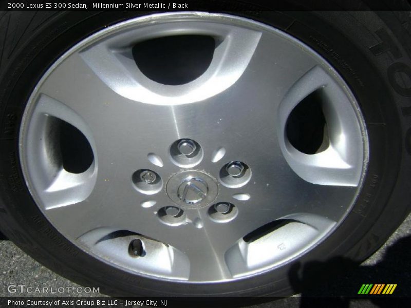 Millennium Silver Metallic / Black 2000 Lexus ES 300 Sedan