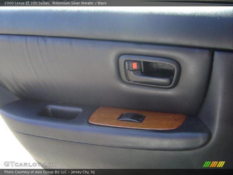 Millennium Silver Metallic / Black 2000 Lexus ES 300 Sedan