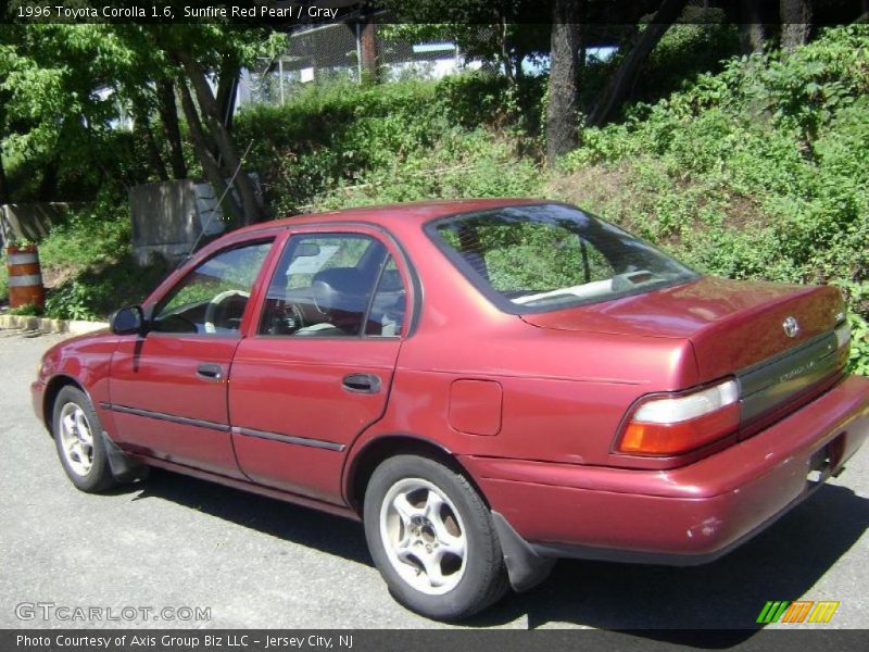 Sunfire Red Pearl / Gray 1996 Toyota Corolla 1.6