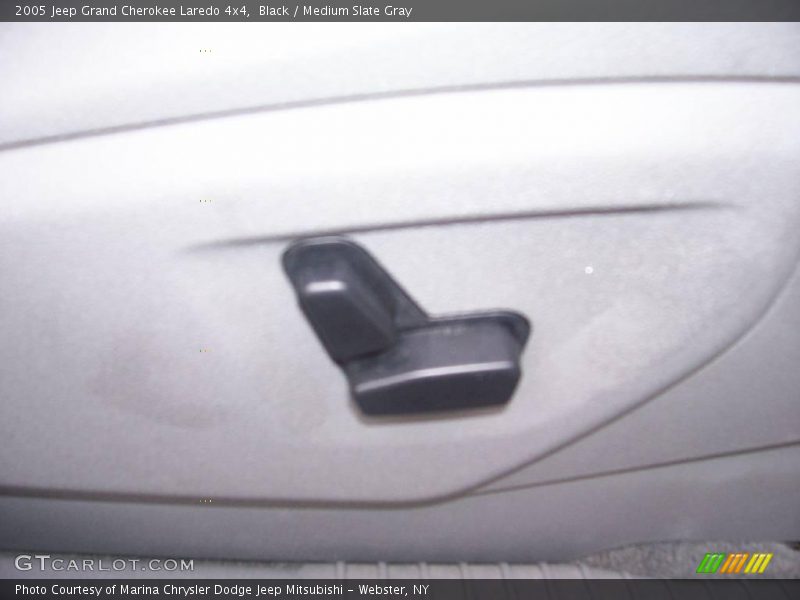 Black / Medium Slate Gray 2005 Jeep Grand Cherokee Laredo 4x4