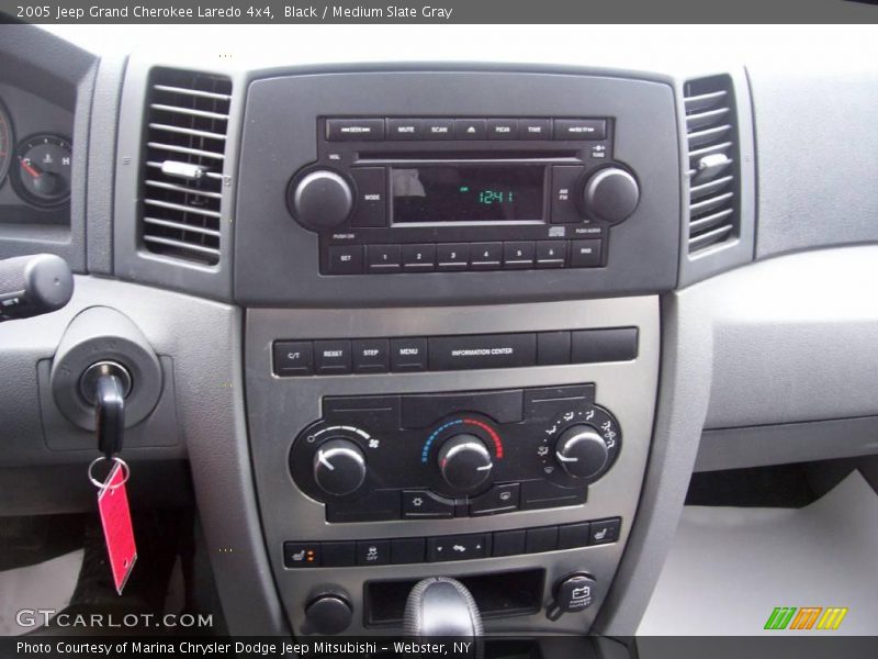 Black / Medium Slate Gray 2005 Jeep Grand Cherokee Laredo 4x4