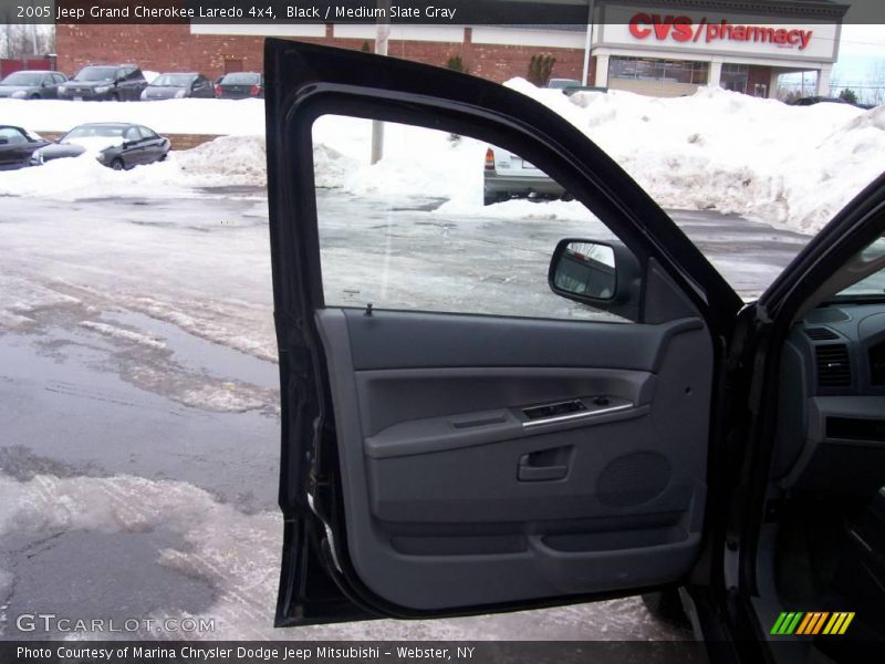Black / Medium Slate Gray 2005 Jeep Grand Cherokee Laredo 4x4