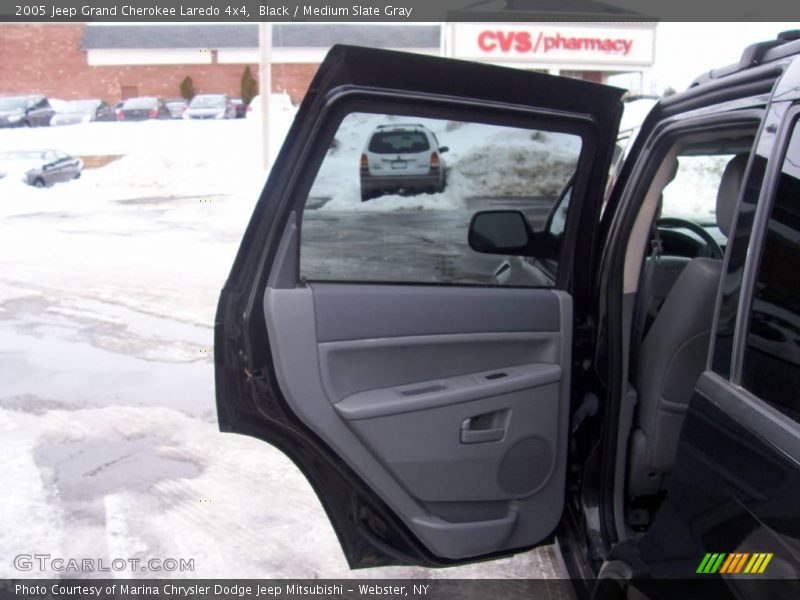 Black / Medium Slate Gray 2005 Jeep Grand Cherokee Laredo 4x4
