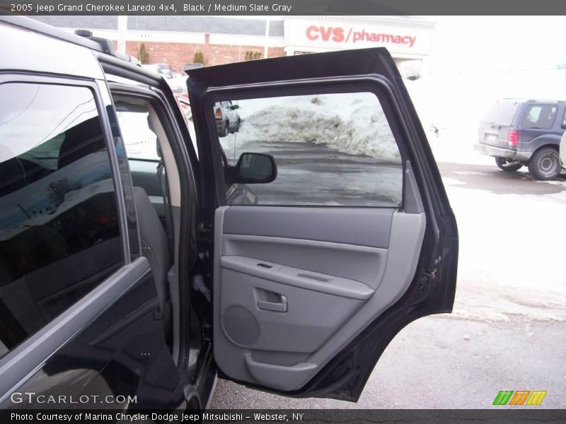 Black / Medium Slate Gray 2005 Jeep Grand Cherokee Laredo 4x4