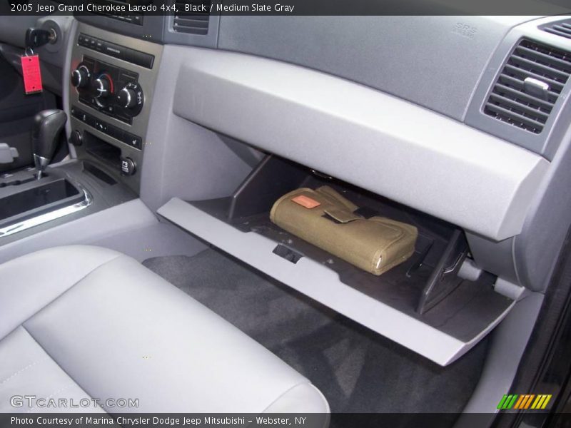 Black / Medium Slate Gray 2005 Jeep Grand Cherokee Laredo 4x4