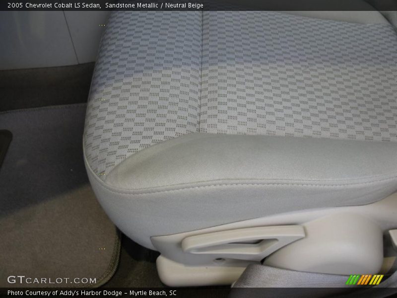 Sandstone Metallic / Neutral Beige 2005 Chevrolet Cobalt LS Sedan