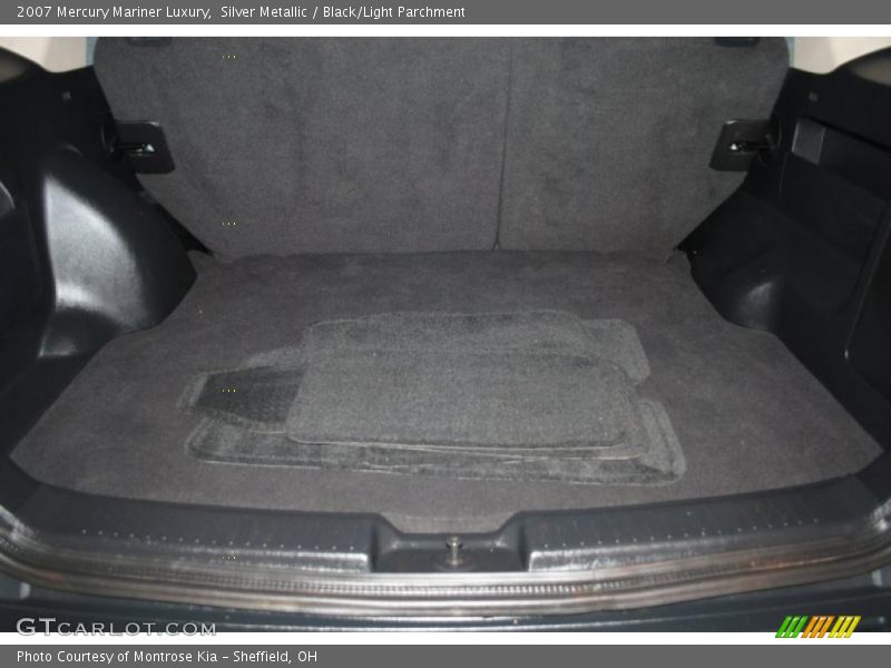 Silver Metallic / Black/Light Parchment 2007 Mercury Mariner Luxury