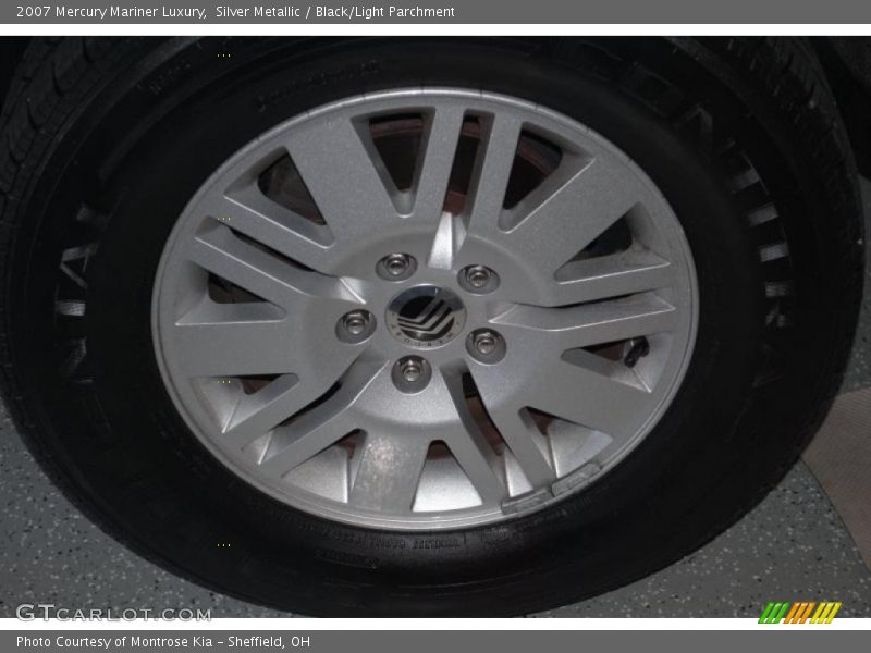 Silver Metallic / Black/Light Parchment 2007 Mercury Mariner Luxury