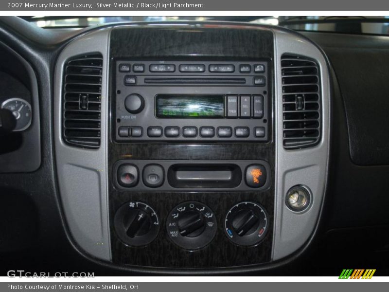 Silver Metallic / Black/Light Parchment 2007 Mercury Mariner Luxury