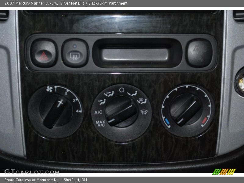 Silver Metallic / Black/Light Parchment 2007 Mercury Mariner Luxury