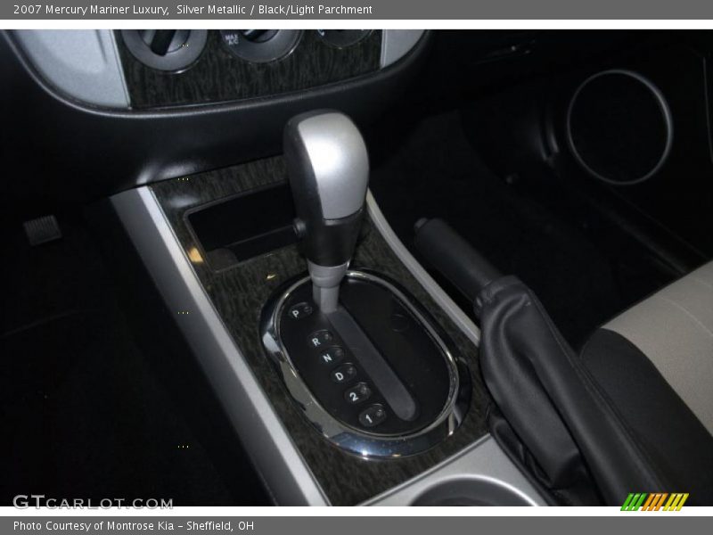 Silver Metallic / Black/Light Parchment 2007 Mercury Mariner Luxury