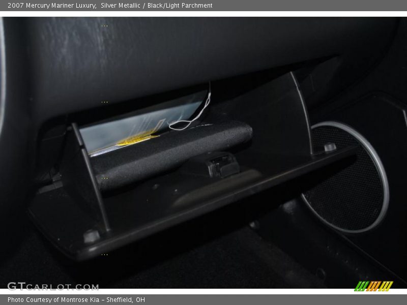 Silver Metallic / Black/Light Parchment 2007 Mercury Mariner Luxury