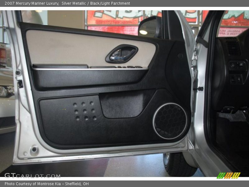 Silver Metallic / Black/Light Parchment 2007 Mercury Mariner Luxury