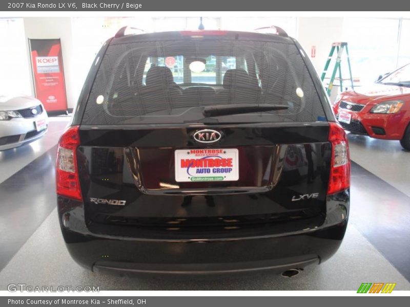 Black Cherry / Beige 2007 Kia Rondo LX V6