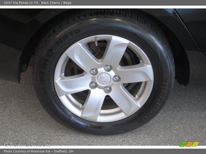 Black Cherry / Beige 2007 Kia Rondo LX V6