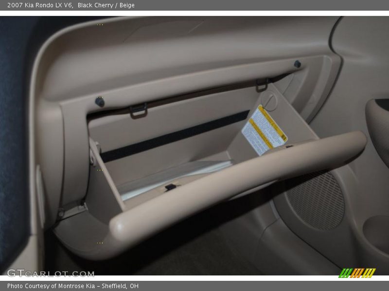 Black Cherry / Beige 2007 Kia Rondo LX V6