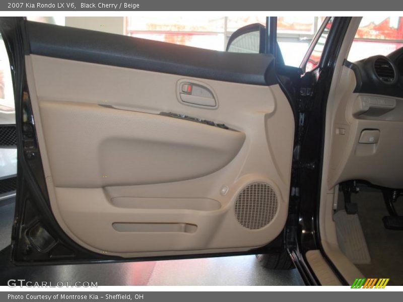 Black Cherry / Beige 2007 Kia Rondo LX V6