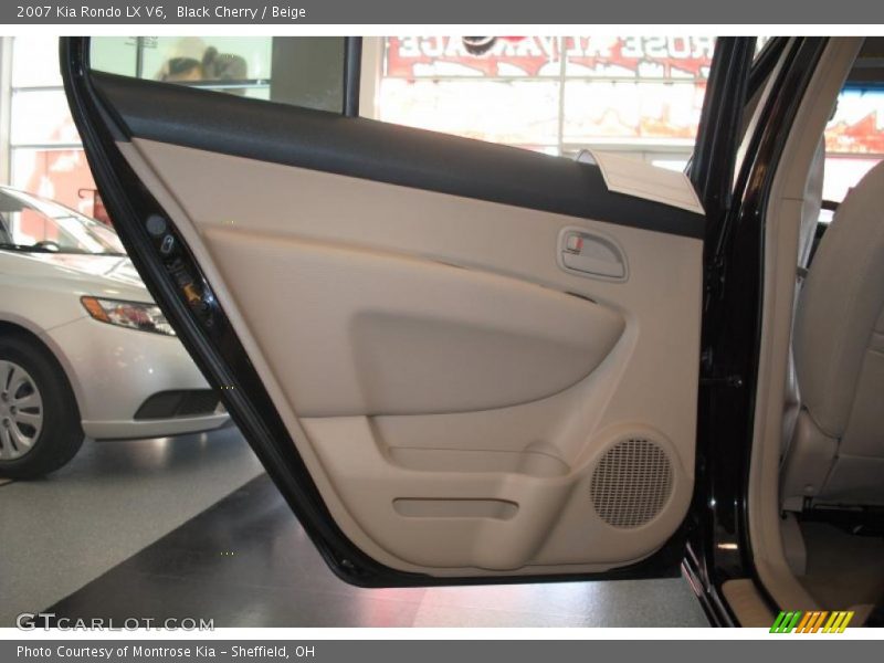 Black Cherry / Beige 2007 Kia Rondo LX V6