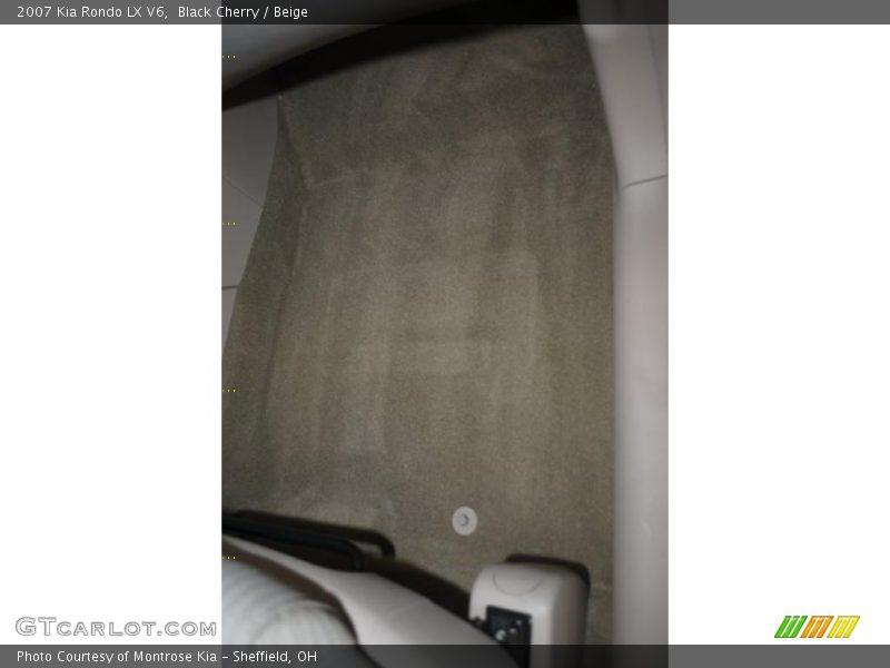 Black Cherry / Beige 2007 Kia Rondo LX V6