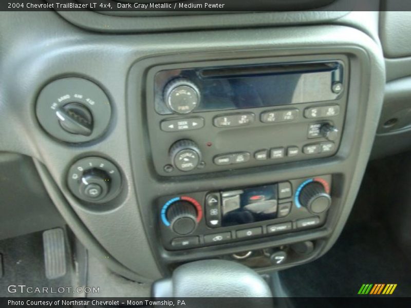 Dark Gray Metallic / Medium Pewter 2004 Chevrolet TrailBlazer LT 4x4