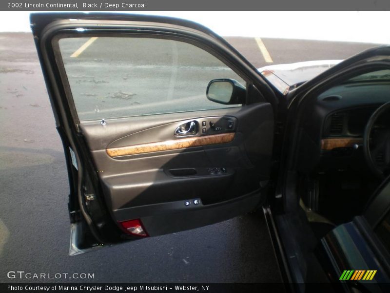 Black / Deep Charcoal 2002 Lincoln Continental