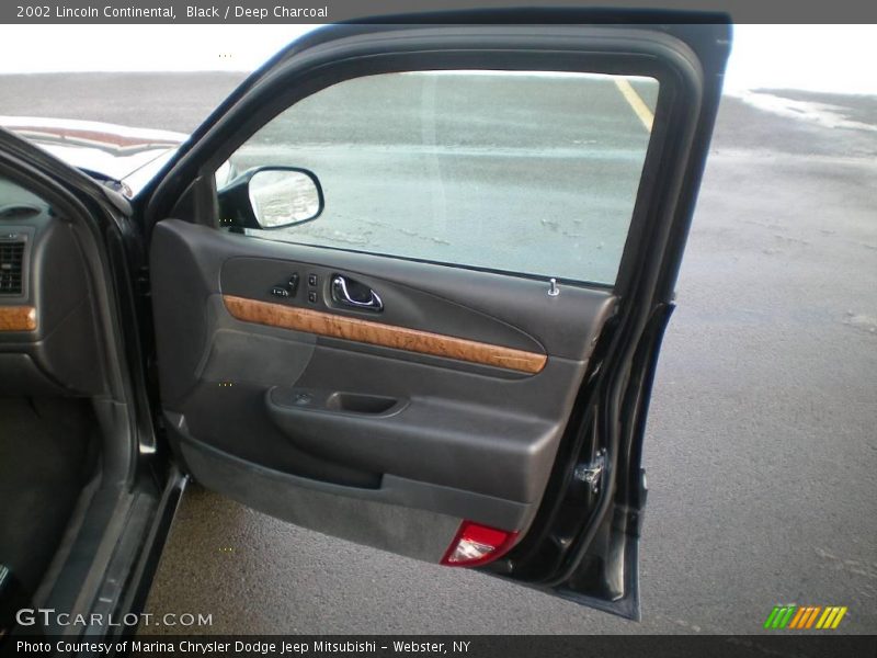 Black / Deep Charcoal 2002 Lincoln Continental