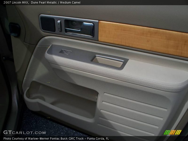 Dune Pearl Metallic / Medium Camel 2007 Lincoln MKX