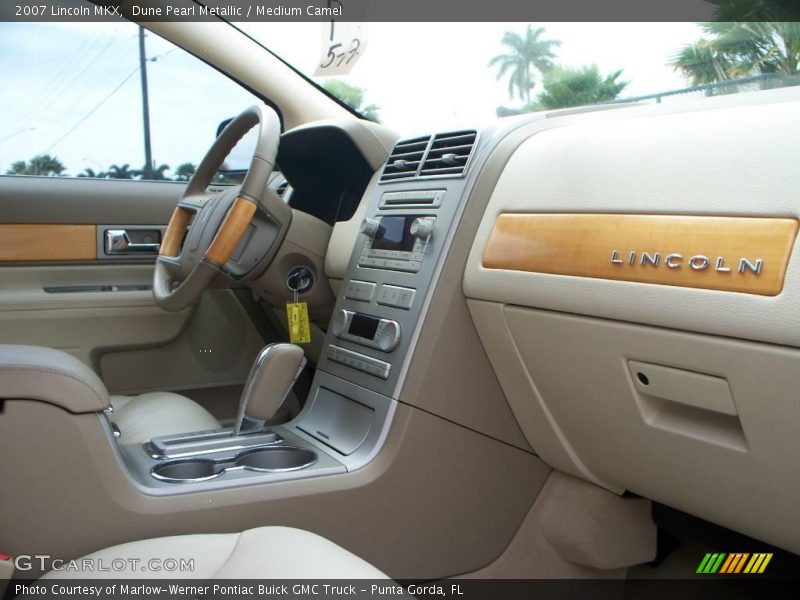 Dune Pearl Metallic / Medium Camel 2007 Lincoln MKX