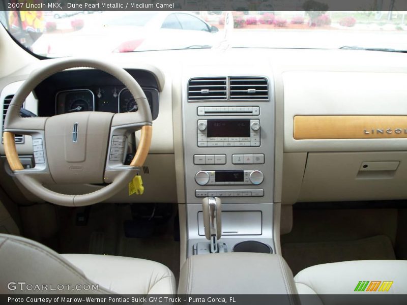 Dune Pearl Metallic / Medium Camel 2007 Lincoln MKX