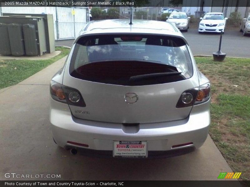 Sunlight Silver Metallic / Black/Red 2005 Mazda MAZDA3 s Hatchback