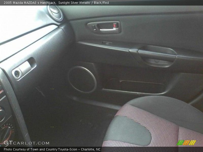 Sunlight Silver Metallic / Black/Red 2005 Mazda MAZDA3 s Hatchback