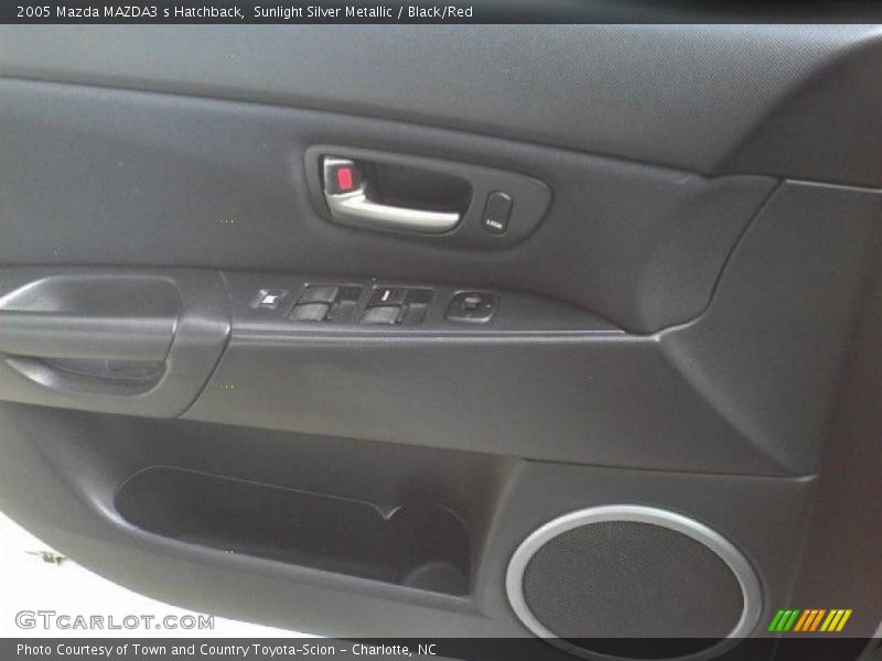 Sunlight Silver Metallic / Black/Red 2005 Mazda MAZDA3 s Hatchback