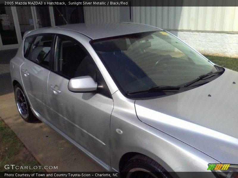 Sunlight Silver Metallic / Black/Red 2005 Mazda MAZDA3 s Hatchback