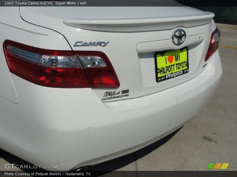 Super White / Ash 2007 Toyota Camry XLE V6