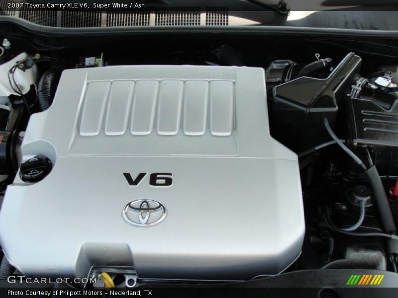 Super White / Ash 2007 Toyota Camry XLE V6