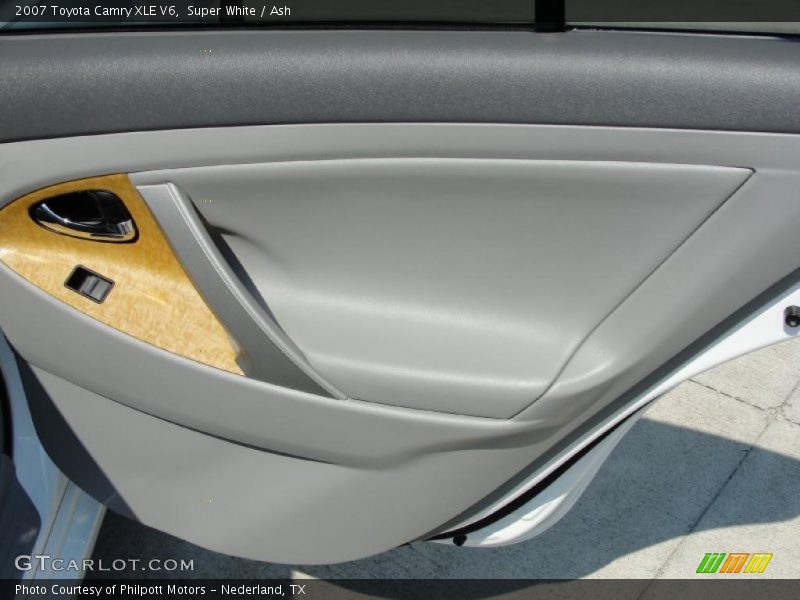 Super White / Ash 2007 Toyota Camry XLE V6