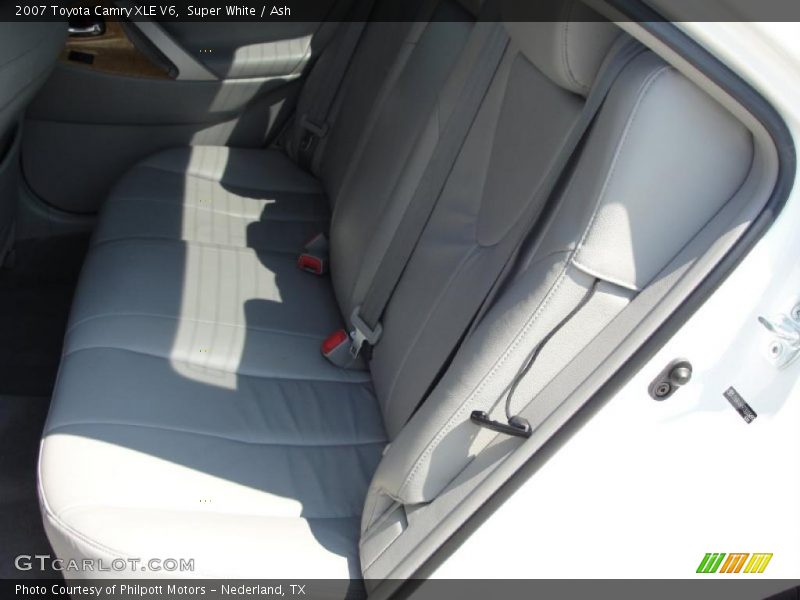 Super White / Ash 2007 Toyota Camry XLE V6