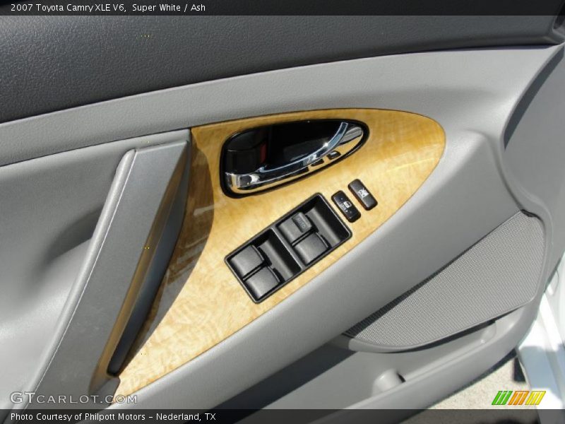 Super White / Ash 2007 Toyota Camry XLE V6
