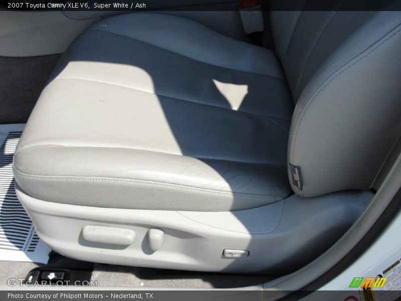 Super White / Ash 2007 Toyota Camry XLE V6