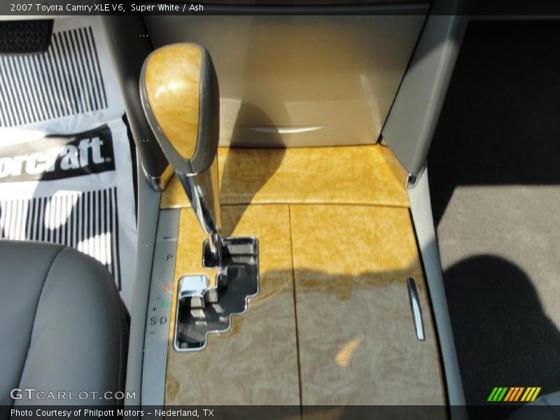 Super White / Ash 2007 Toyota Camry XLE V6