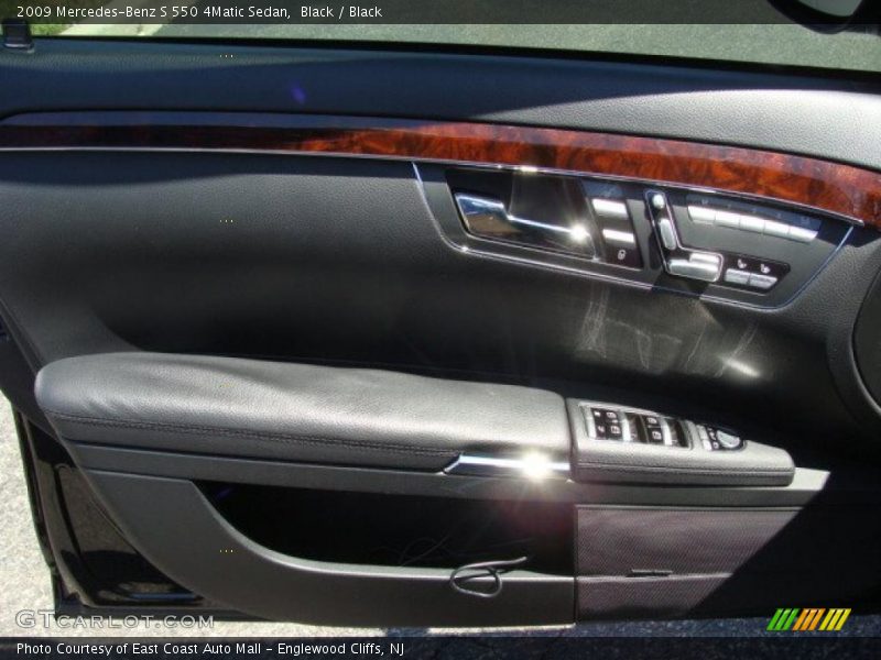 Black / Black 2009 Mercedes-Benz S 550 4Matic Sedan