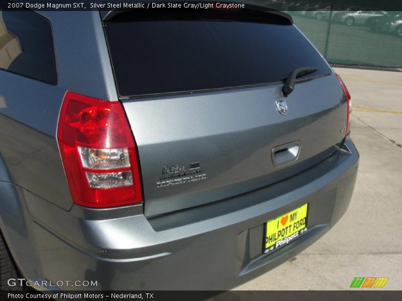 Silver Steel Metallic / Dark Slate Gray/Light Graystone 2007 Dodge Magnum SXT