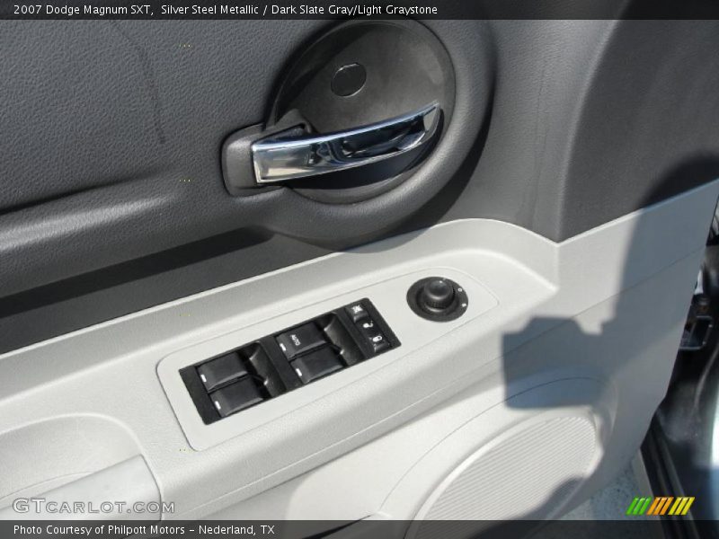 Silver Steel Metallic / Dark Slate Gray/Light Graystone 2007 Dodge Magnum SXT