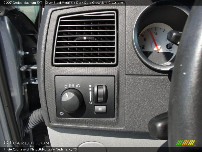 Silver Steel Metallic / Dark Slate Gray/Light Graystone 2007 Dodge Magnum SXT