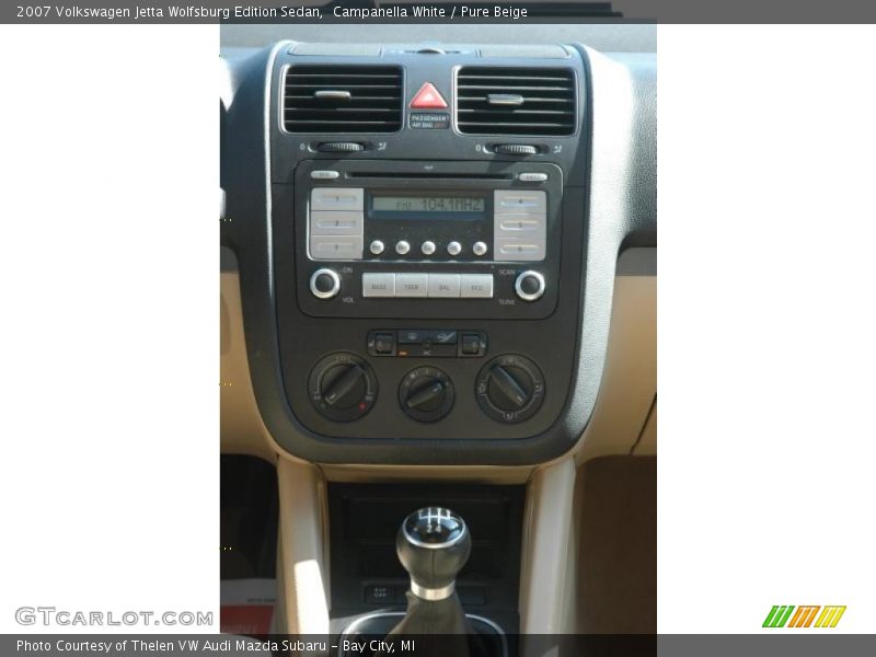 Campanella White / Pure Beige 2007 Volkswagen Jetta Wolfsburg Edition Sedan